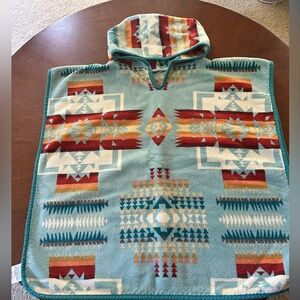 Pendleton Kids hooded towel/poncho. Used only twice.